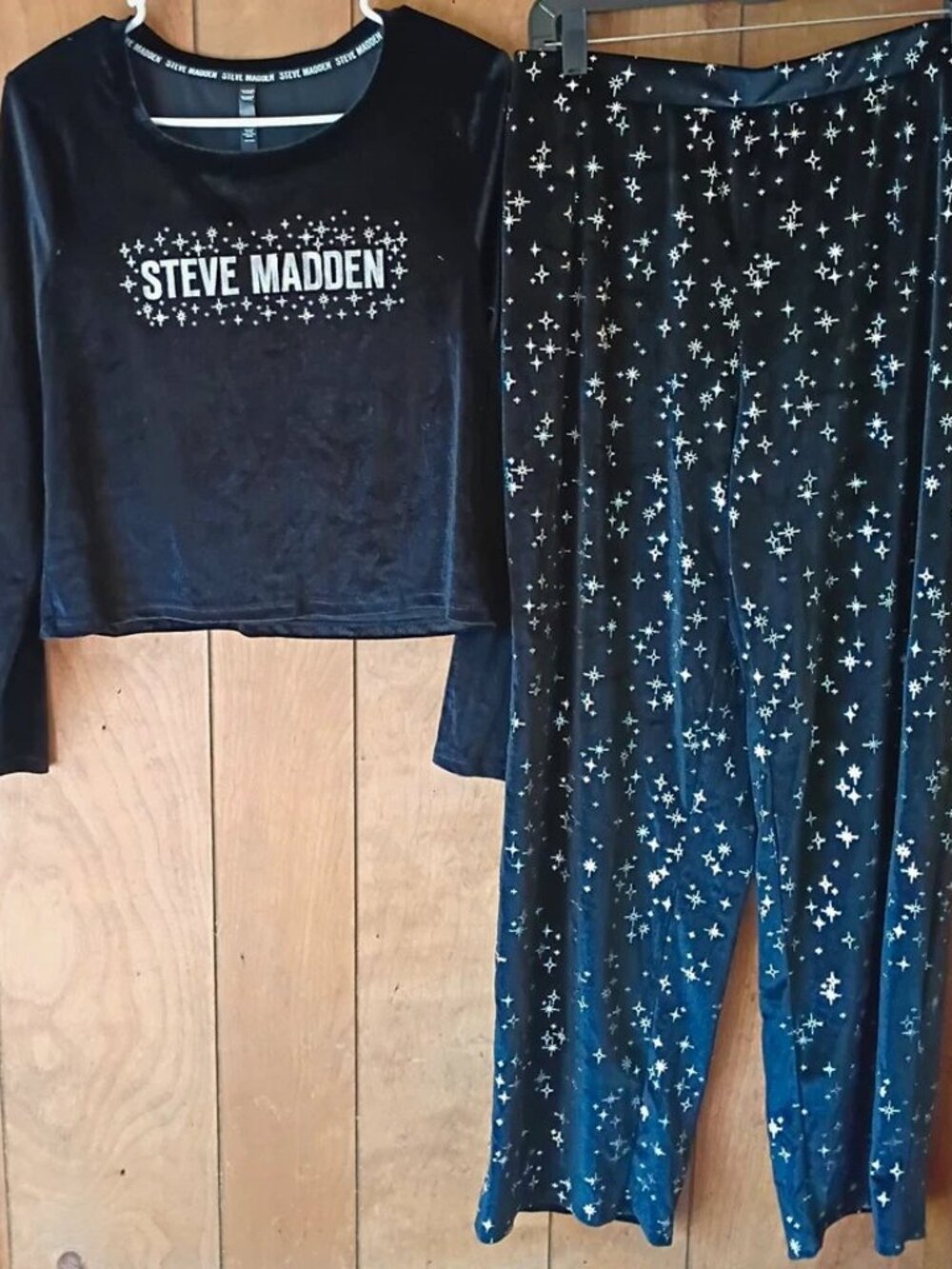 Steve Madden Women's Velour Pajama Set Size M Black Gold Stars NWT